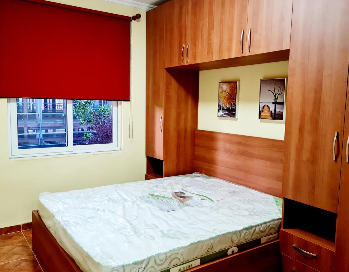 2V1 - 21 Dhjetori Am Apartment Tirana Exterior photo