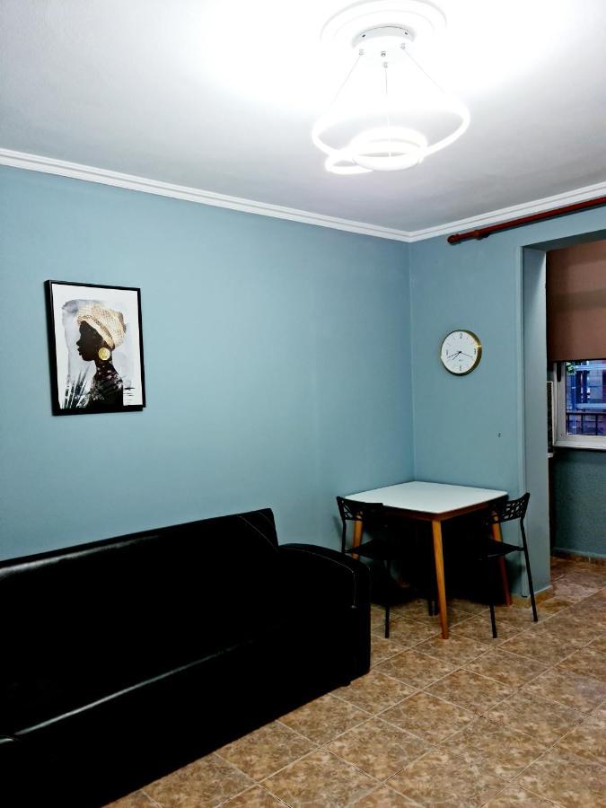 2V1 - 21 Dhjetori Am Apartment Tirana Exterior photo